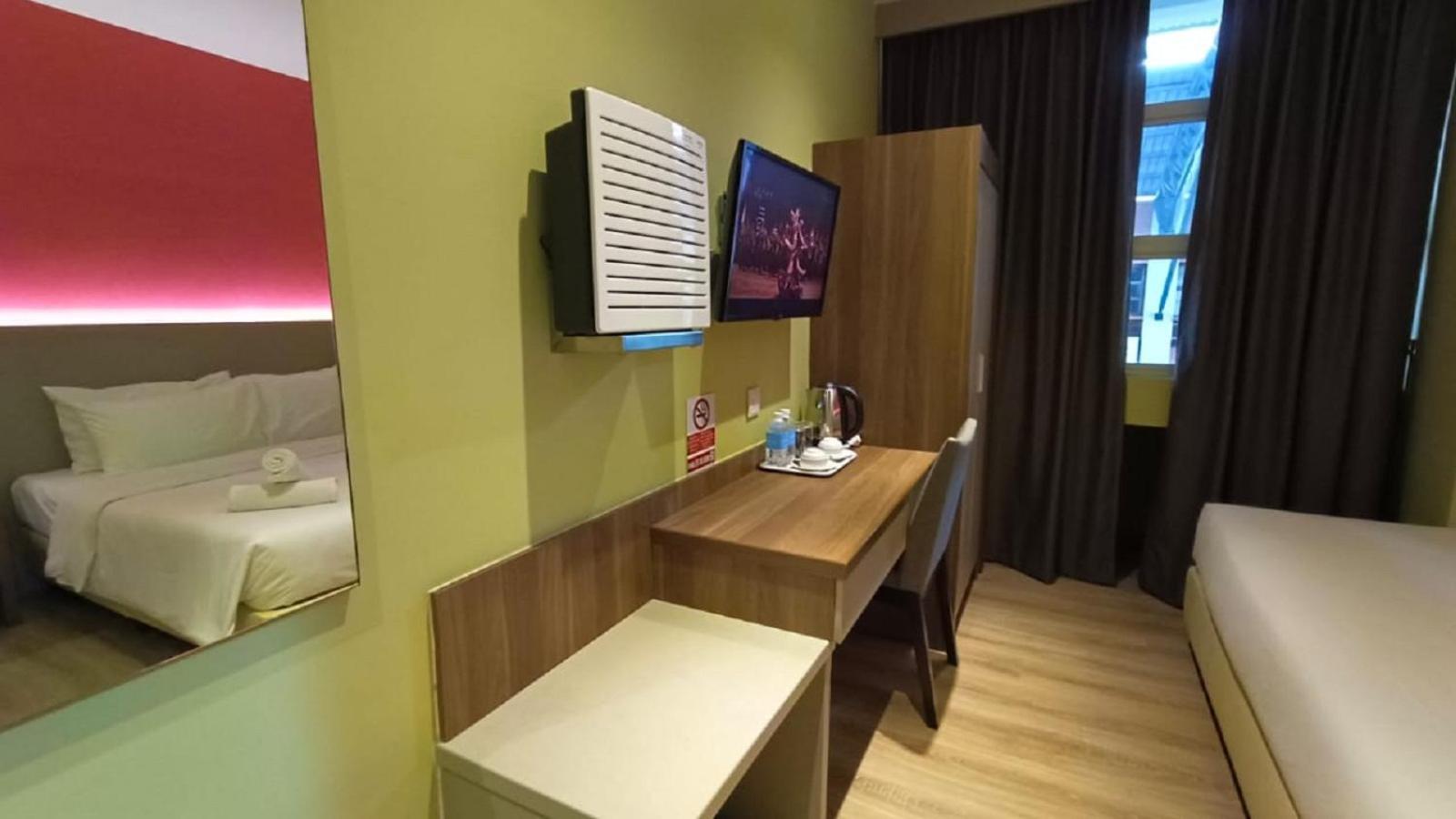 Yee Hotel Permas Jaya Johor Bahru Exterior foto