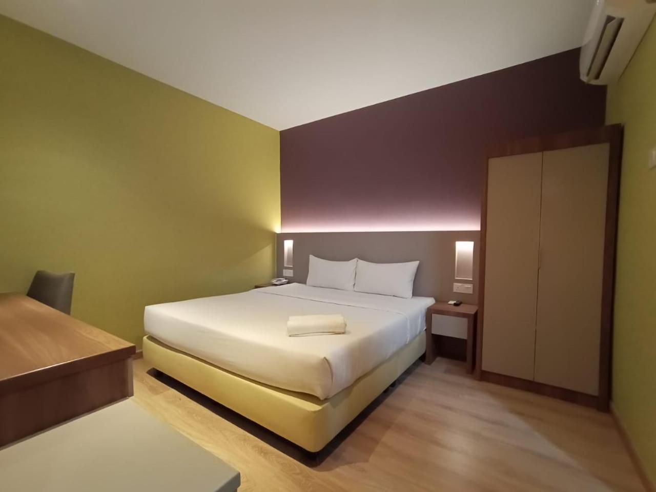 Yee Hotel Permas Jaya Johor Bahru Exterior foto